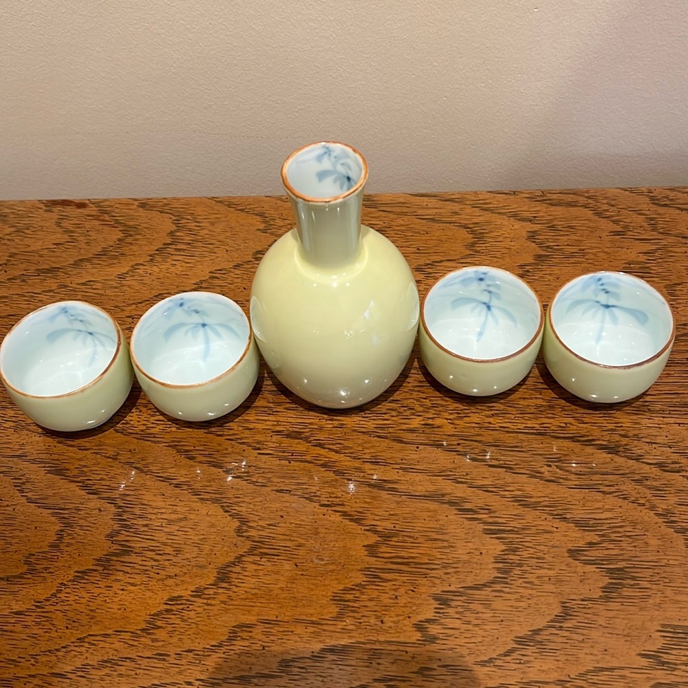 Vintage Ceramic Sake Set Tokkuri Carafe 4 Ochoko Cups Pale Yellow Blue